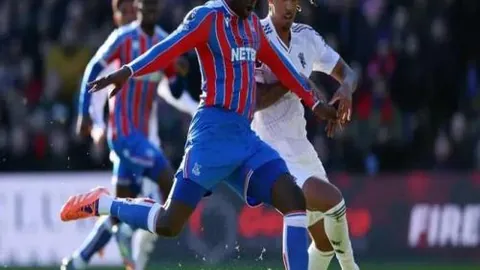 澳大利亚国家队迎战中国队，华裔球员蒂格首秀登场